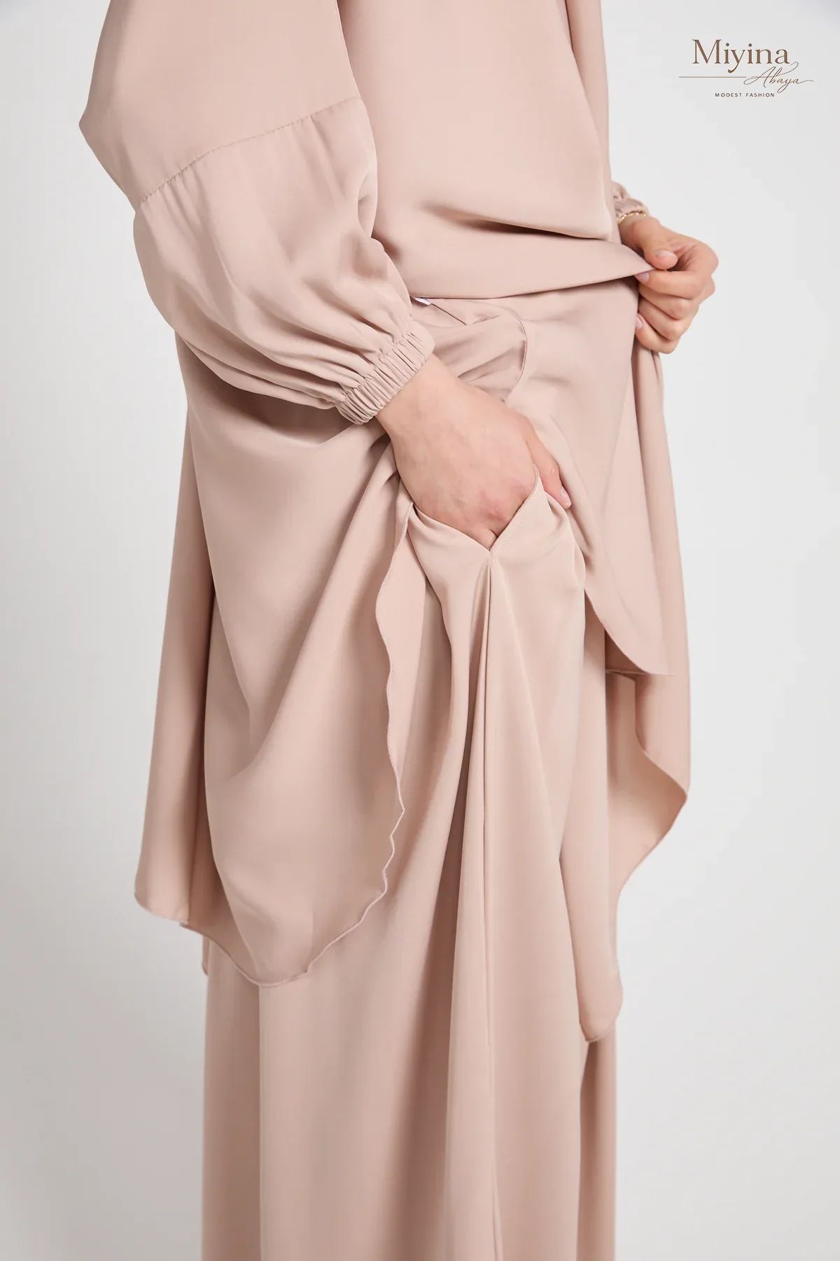 Miyina OEMODM Two Piece Jilbab Prayer Set With Pockets Elasticated Cuff Natural Manufacturer Custom Nida Fabric Lightweight Soft Islamic Manufacturer
